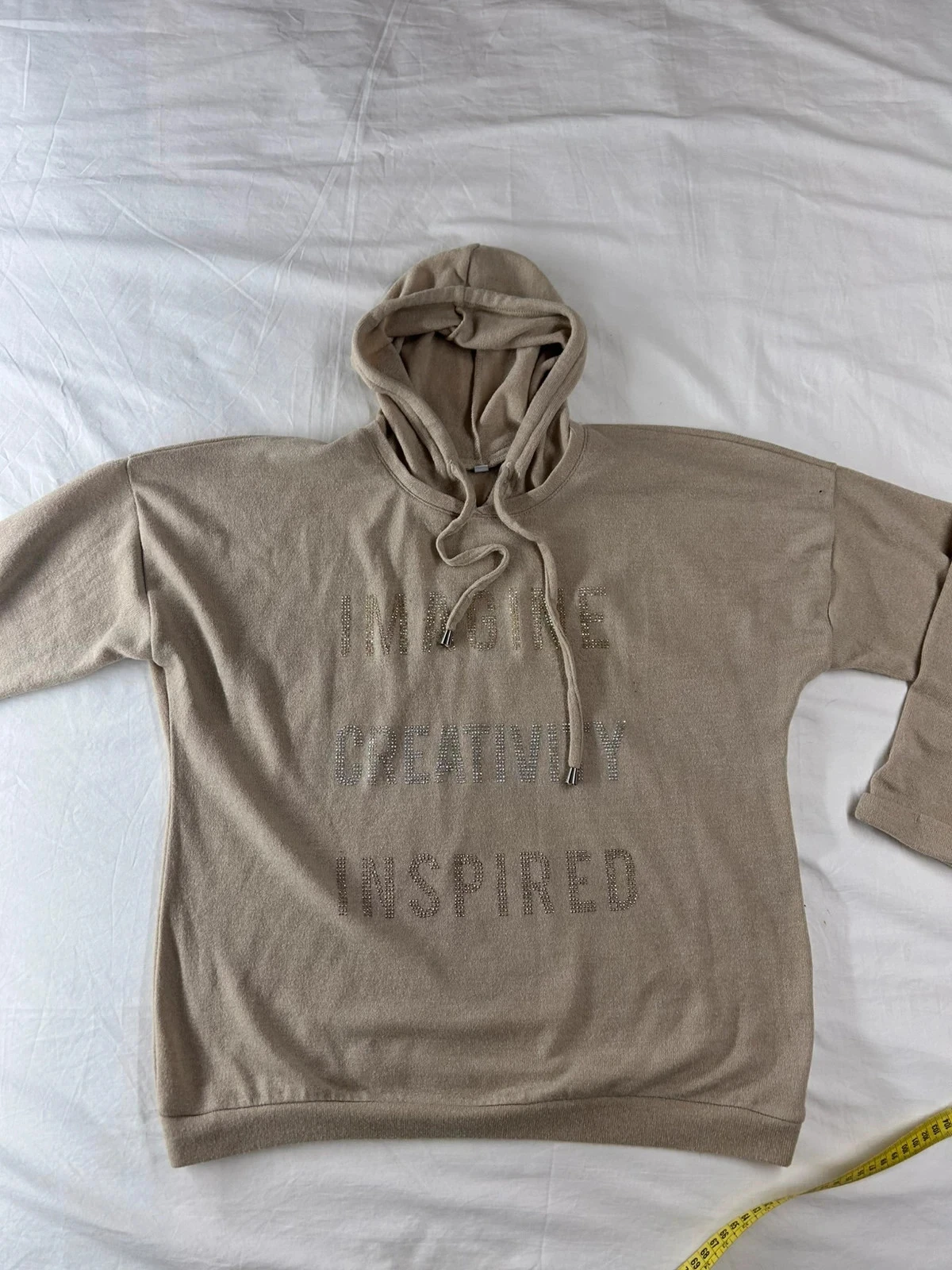 Pull à capuche beige imprimé vintage